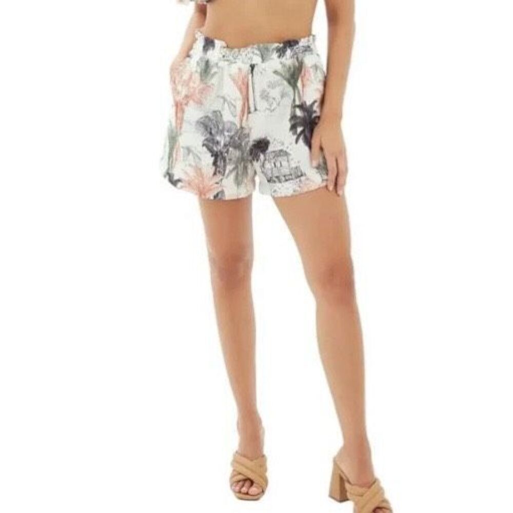 Off-Shoulder Floral Crop Top in Muted Palm Print Shorts Set - Picture 2 of 8